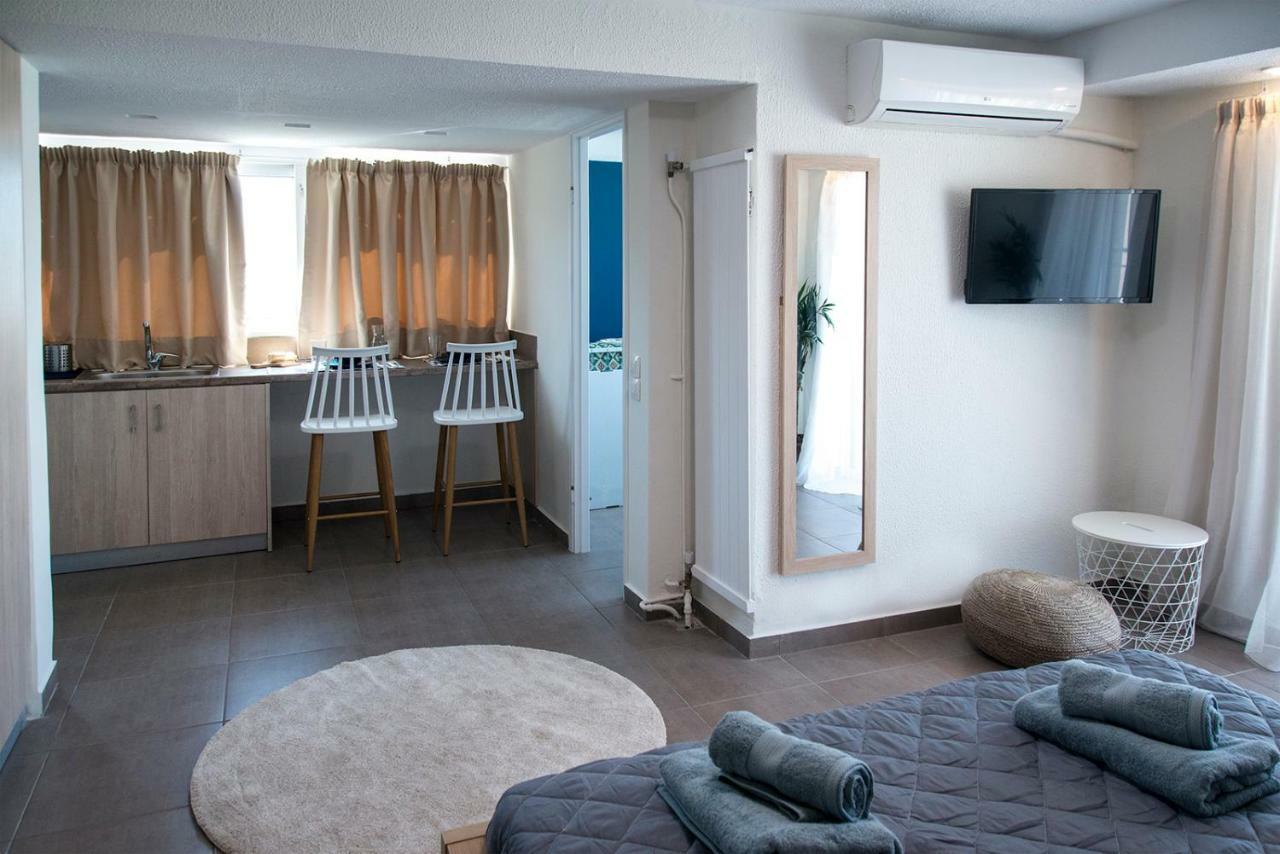 Апартаменты Athens From The Top, Cozy Studio In The City Center Экстерьер фото